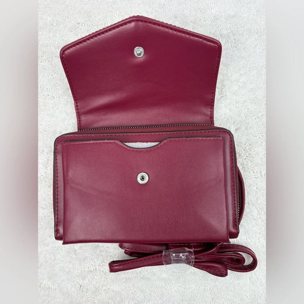 NWT Kohl’s Burgundy Quilted Faux Leather Crossbody Adjustable Strap